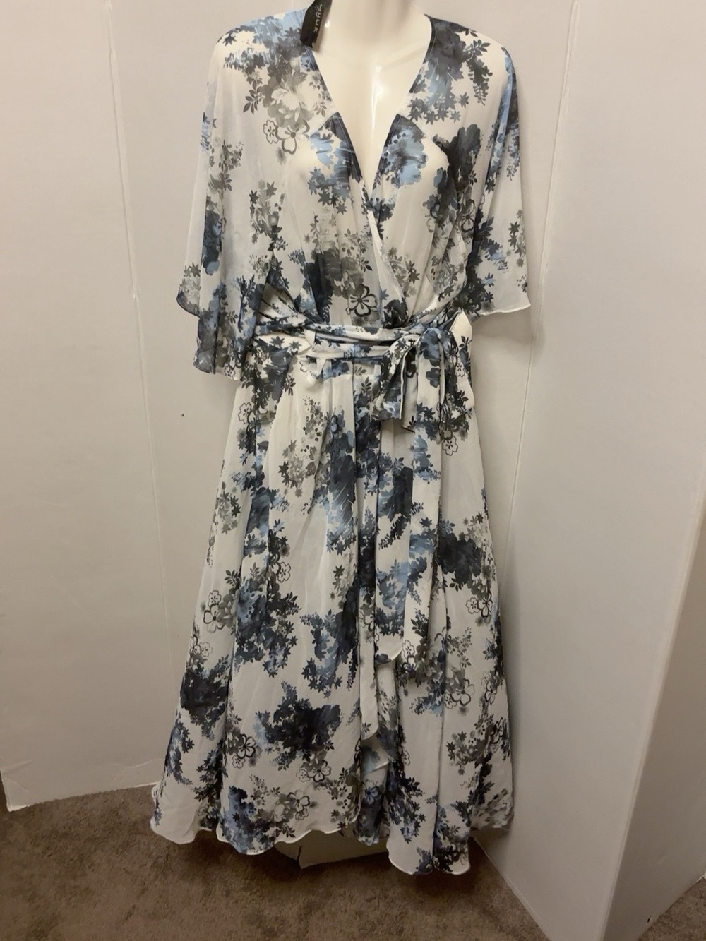 CITY CHIC Shy Orchid Maxi Dress Blue Ivory Floral Wrap Tie Waist NWT L/20 C1